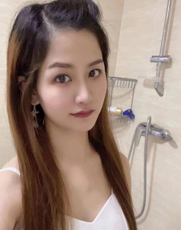 贵州贵阳坚挺漂亮大胸美女