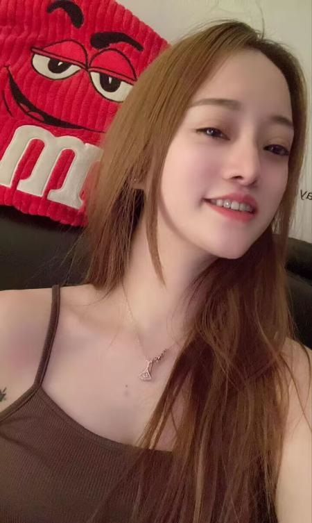 糖果足疗上个丝袜美女