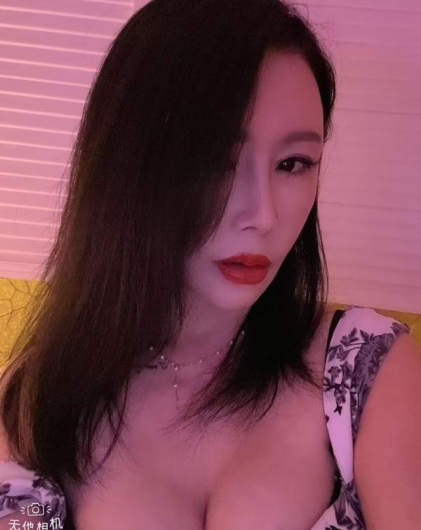 新乡有绝活什么都能玩的极品服务型熟女