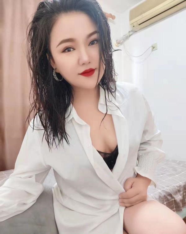 幸福90后兼职美女爽