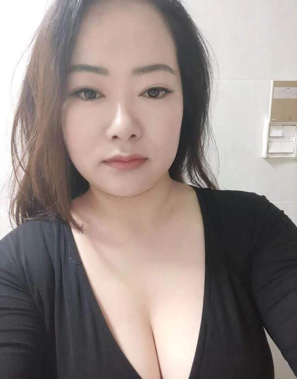 羊房胡同的身材巨好女