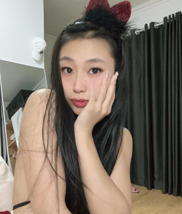 90后175高挑美女