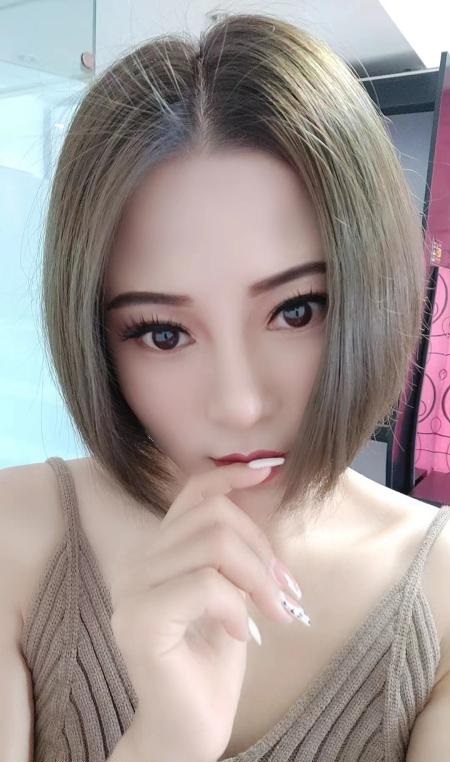 乌克兰美女，价高尝鲜可以试试0