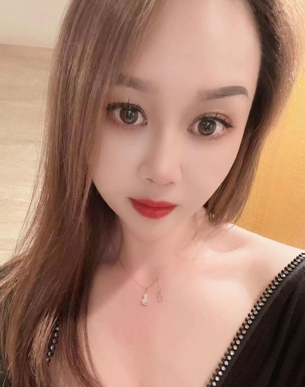 的小妹。东莞石龙石湾