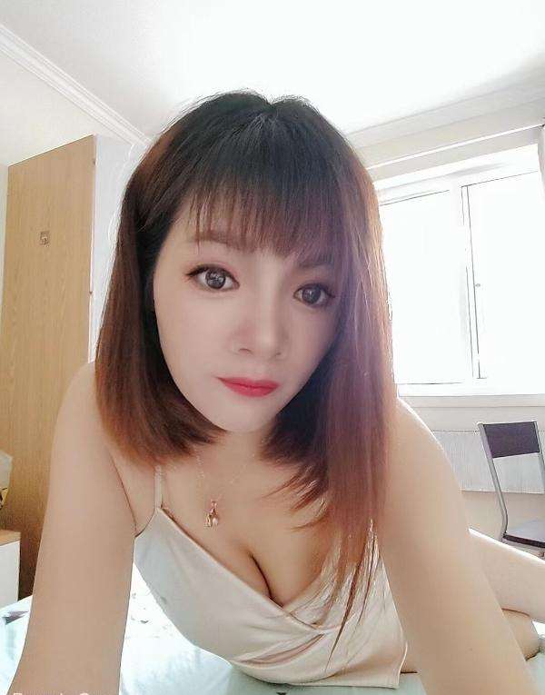 重庆东北美女一个