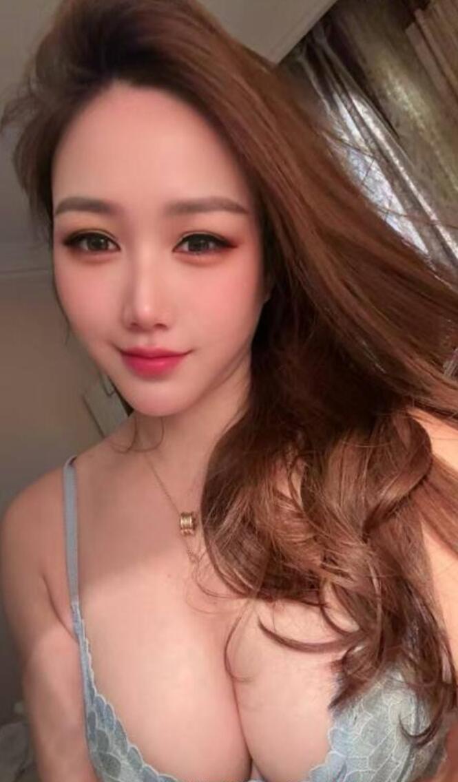 微信附近的人聊的美女